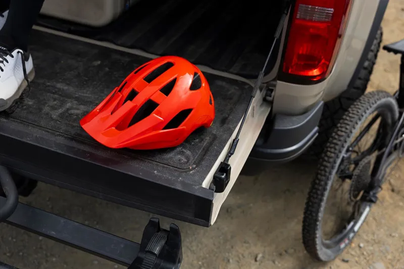 Giant Roost MIPS MTB Helmet in Phoenix Fire-1